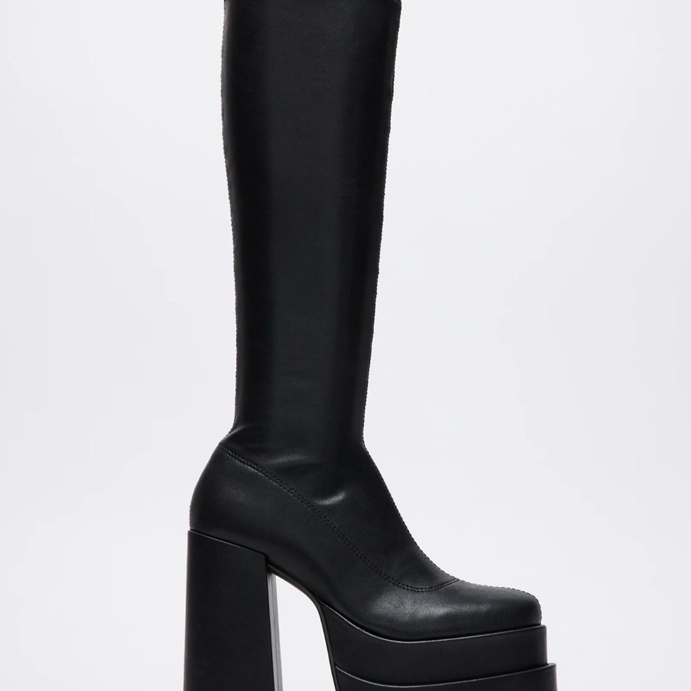 Steve Madden Cypress Black Platform Leather Boots